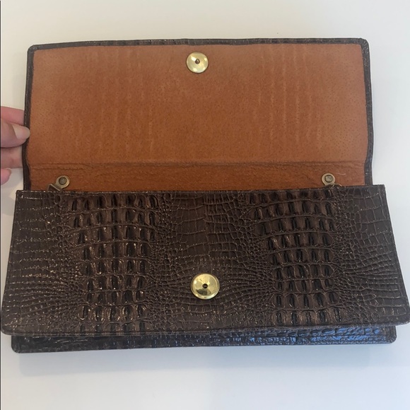 Brown foe snake skin clutch - Picture 4 of 10